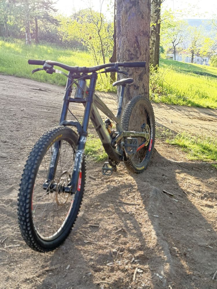 Yt tues спешно без бартери не може на части!!!