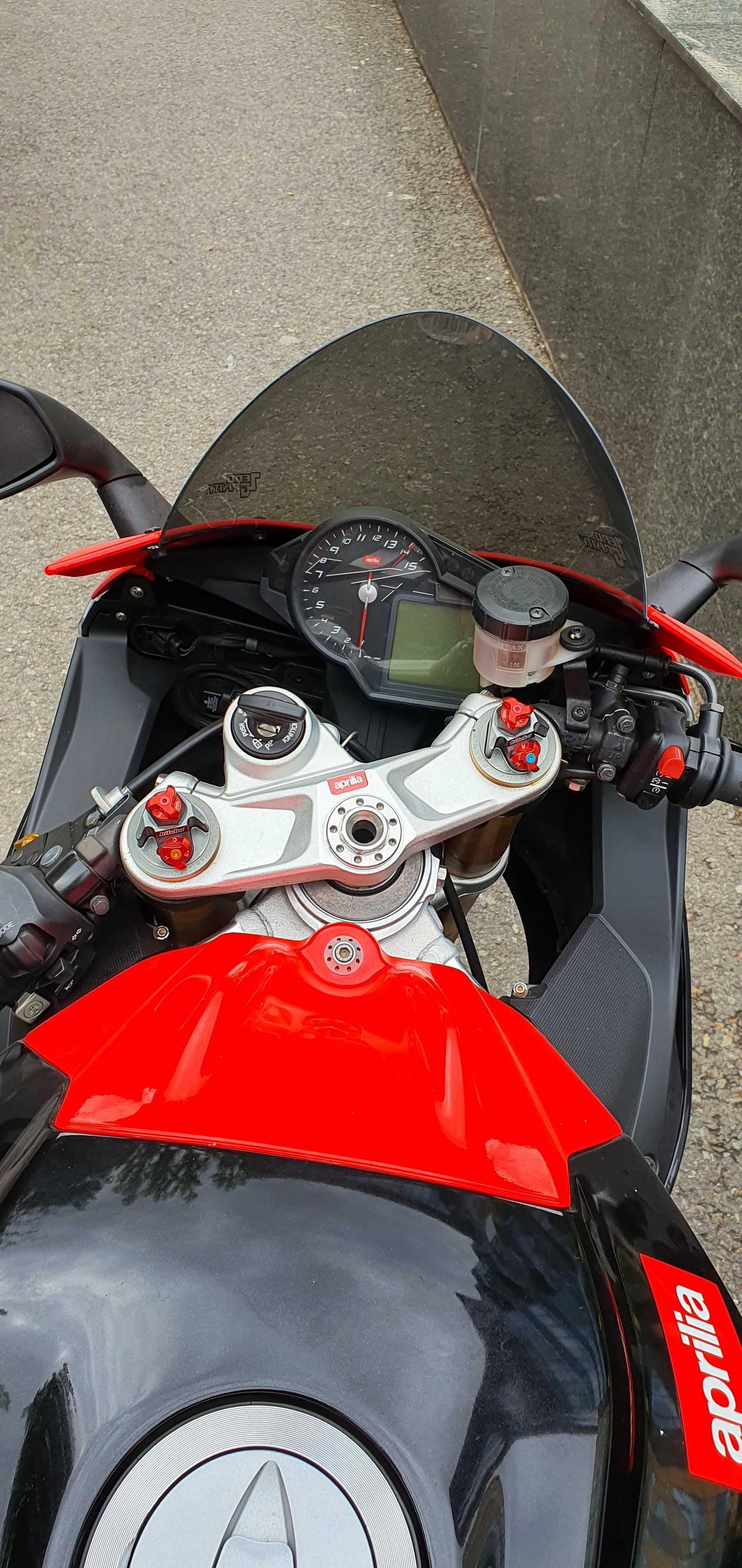 Aprilia RSV4 Factory APRC