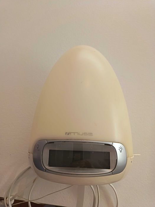 Радио часовник Muse