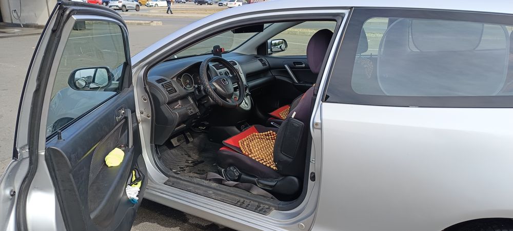 Vând auto Honda Civic EP1 automată  an 2004 . Stare bună  , 2500 negoc