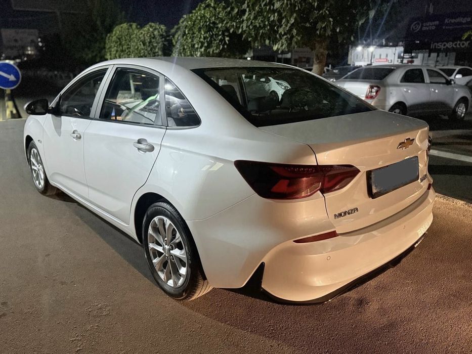 Chevrolet Monza 1.5л 2023