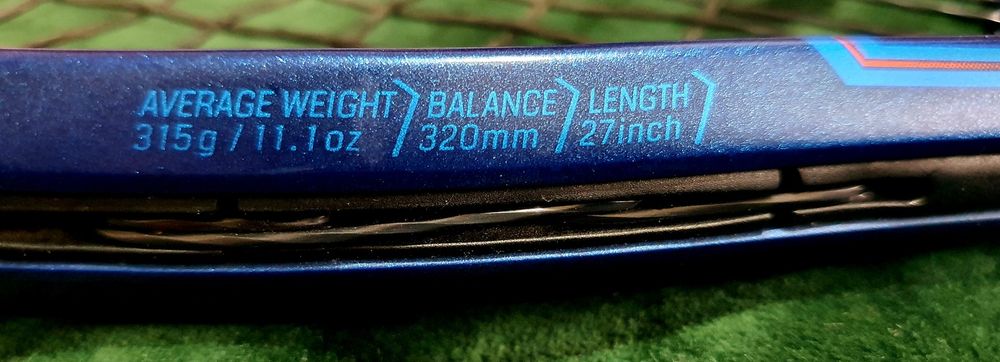 Vând yonex ezone tour  ( 315 gr.), grip nr.2