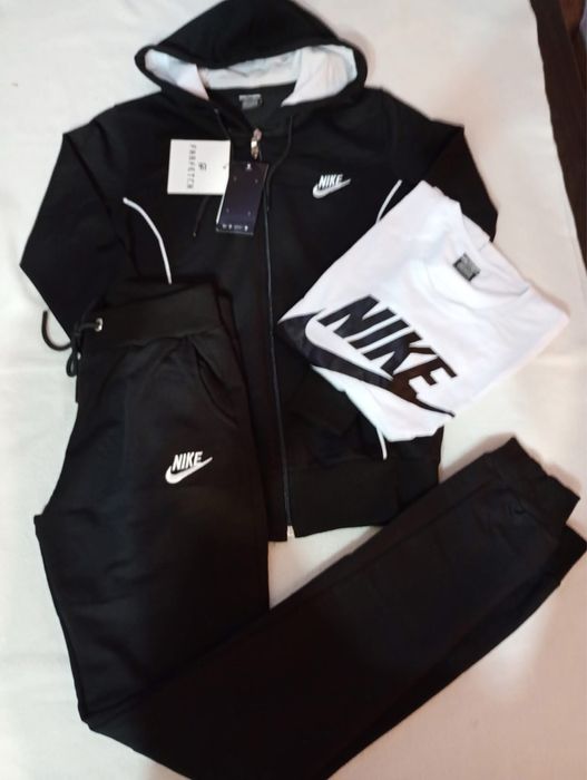 Дамски екип Nike от три части