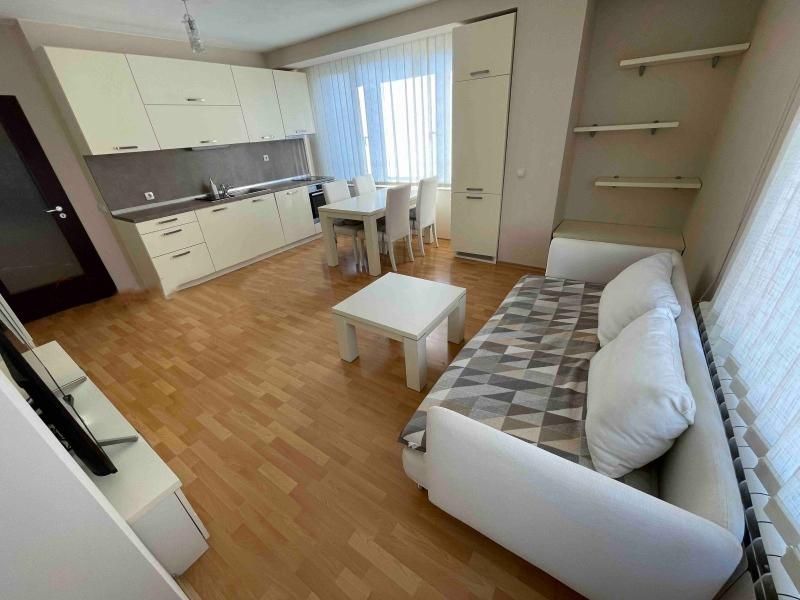 Дава се под наем Тристаен апартамент в София, Дървеница - 101 кв.м за 800 € - Снимка #2