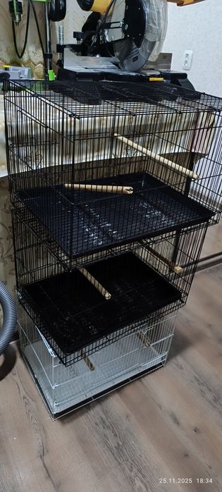 Срочно продам клетки для птиц