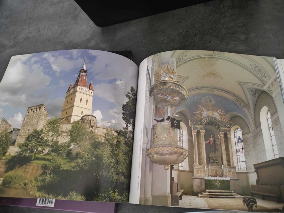 Carti x 2-Atlas istoric ilustrat al Rom 95pg&carte de fotografii,132pg