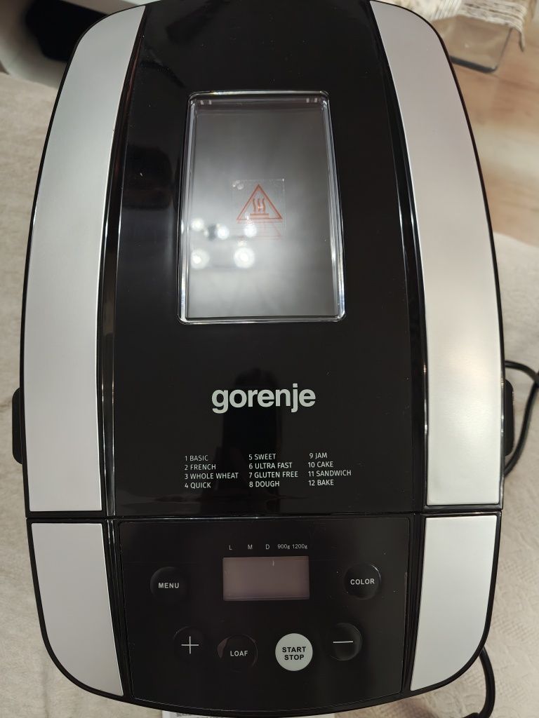 Хлебопекарна Gorenje BM1210BK