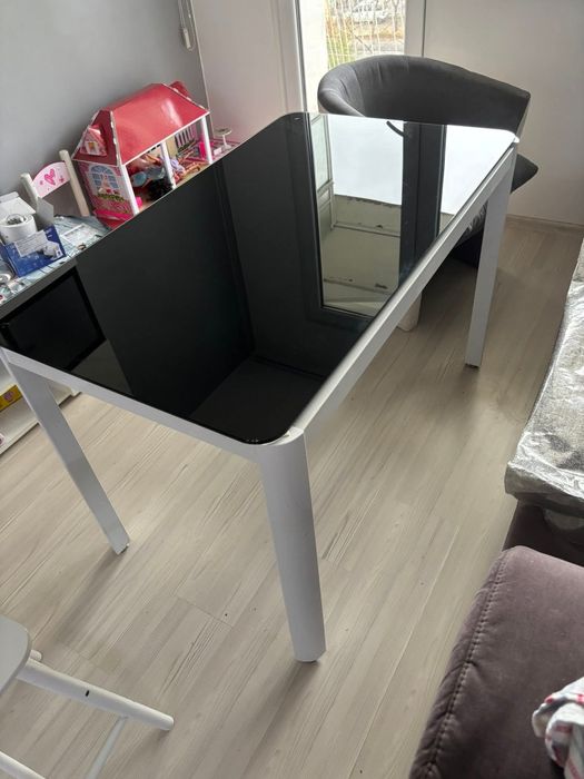 Фотьойли и  трапезна маса