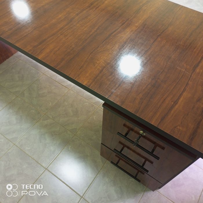 Продается стол с тумбочкой МДФ