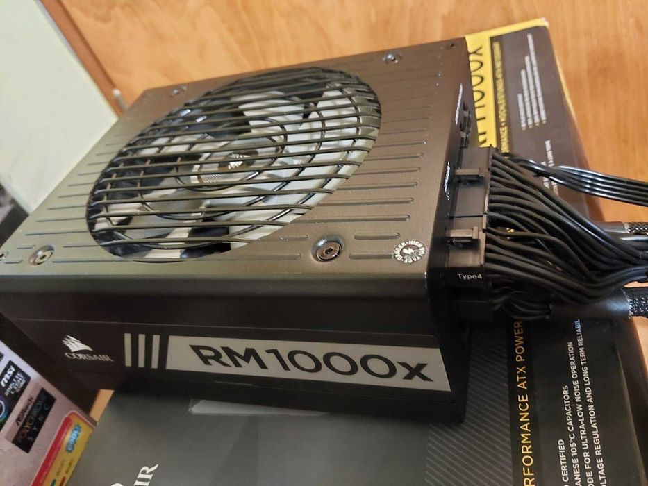 Corsair RM1000X 80+Gold - 1000W компютърно захранване