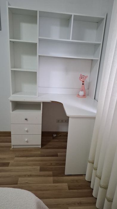 Birou copii necesita mici retușuri