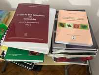 Vand pachet de cărți de Med.  veterinara-Iași cuprins din 15 manuale