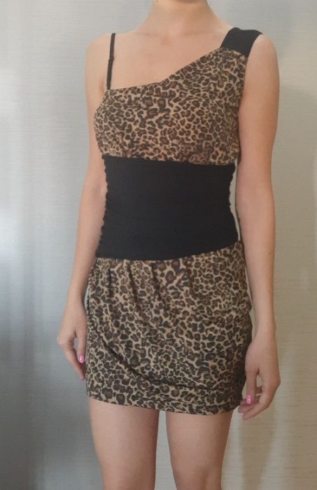 Платье 42 размера за 2500 тг