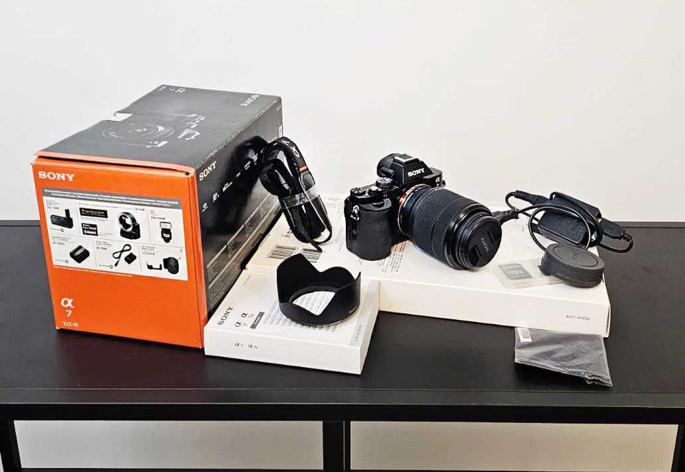 APARAT FOTO Sony A7 Mirrorless FULL FRAME 24 MP +Obiectiv FE 28-70 OSS