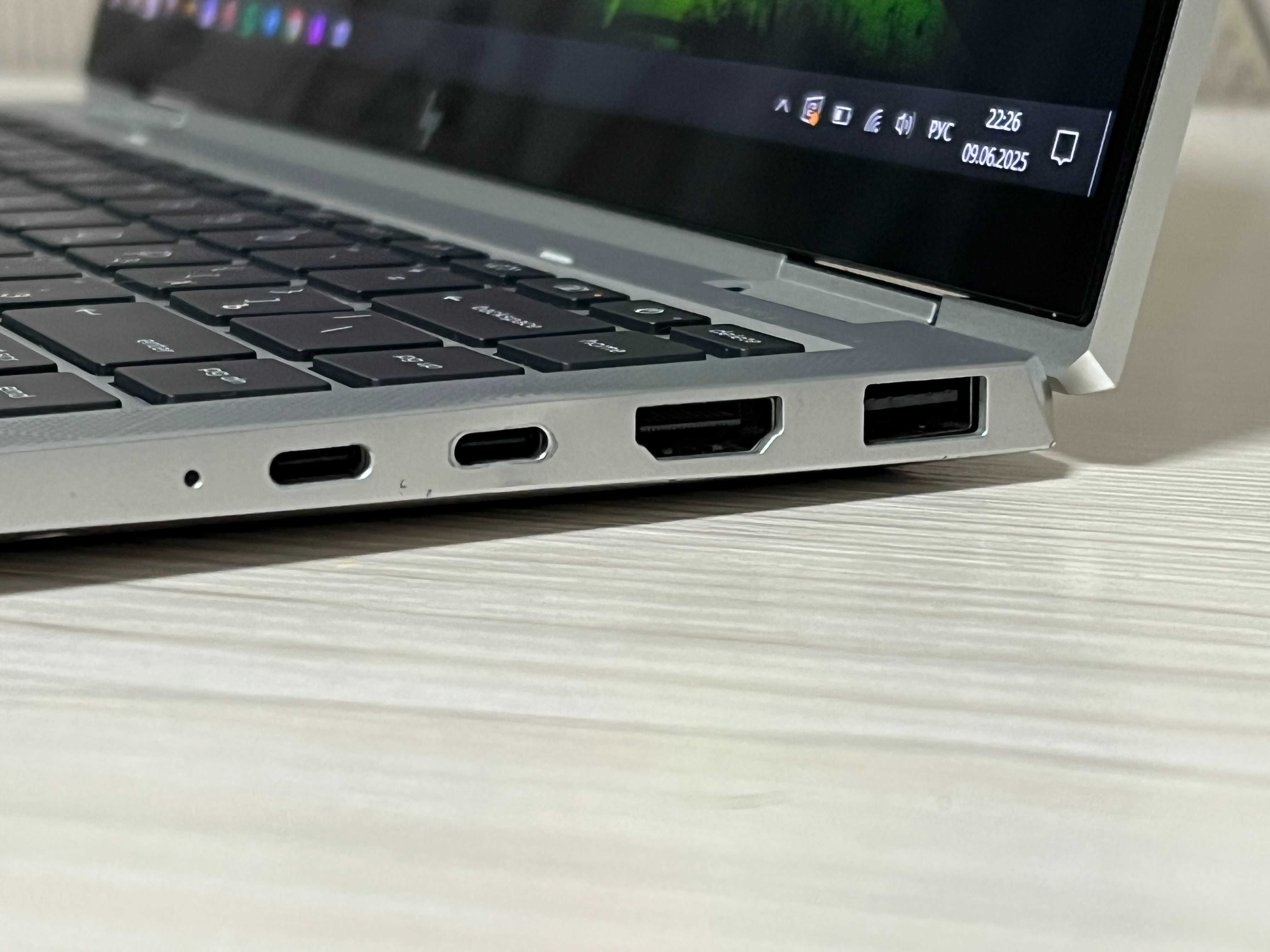 HP EliteBook 4K-экраном i5 процессором