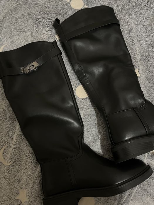 ПРОДАМ НОВЫЕ женские сапоги 38 размер