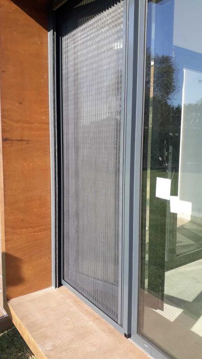 Плисиран Комарник-Премиум качество -Готов без пробиване за 5 секунди .