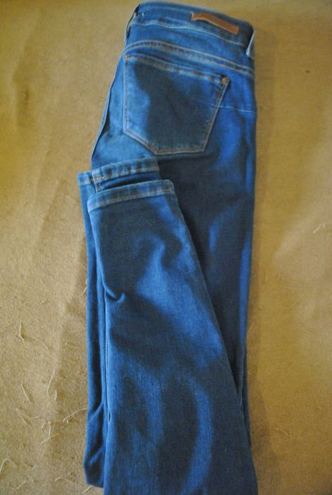 Blugi fete Pull & Bear marimea W24 cu L34, super skinny