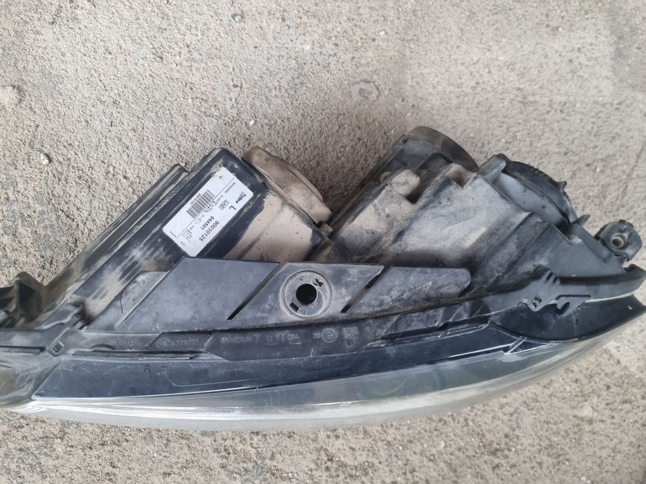 Преден ляв фар Пасат б7