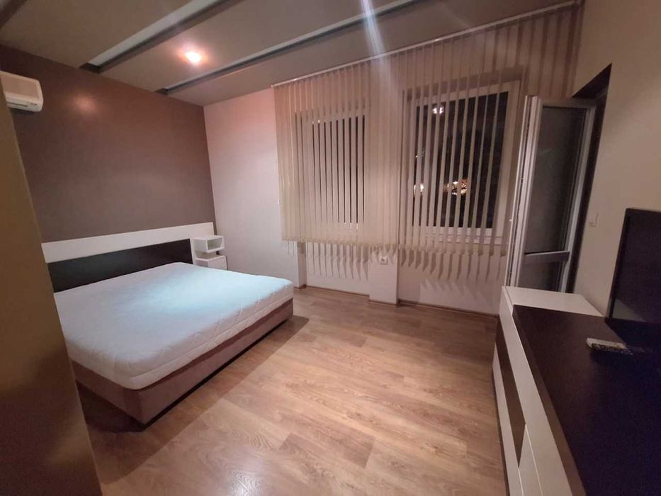 Продава се Двустаен апартамент в Пловдив, Център - 81 кв.м за 2161 €/кв.м - Снимка #10