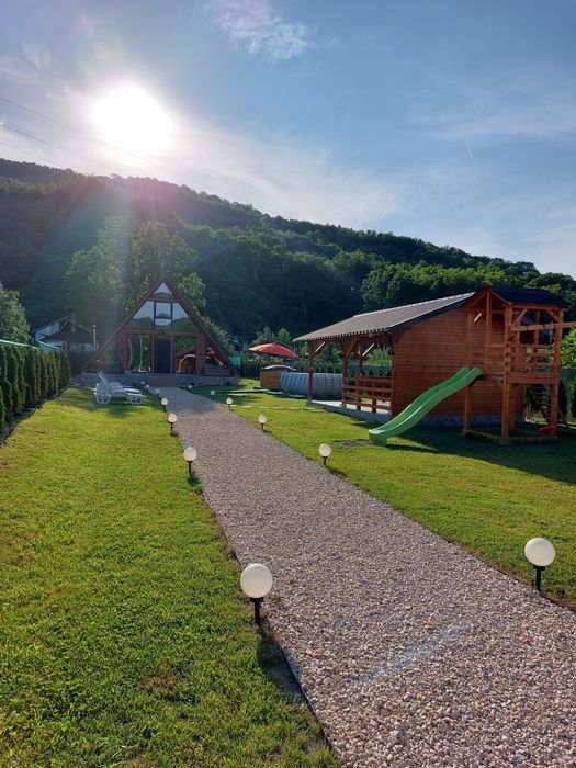 Cabana A-Frame  Nis cu ciubar ATENTIE LA ȚEPARI