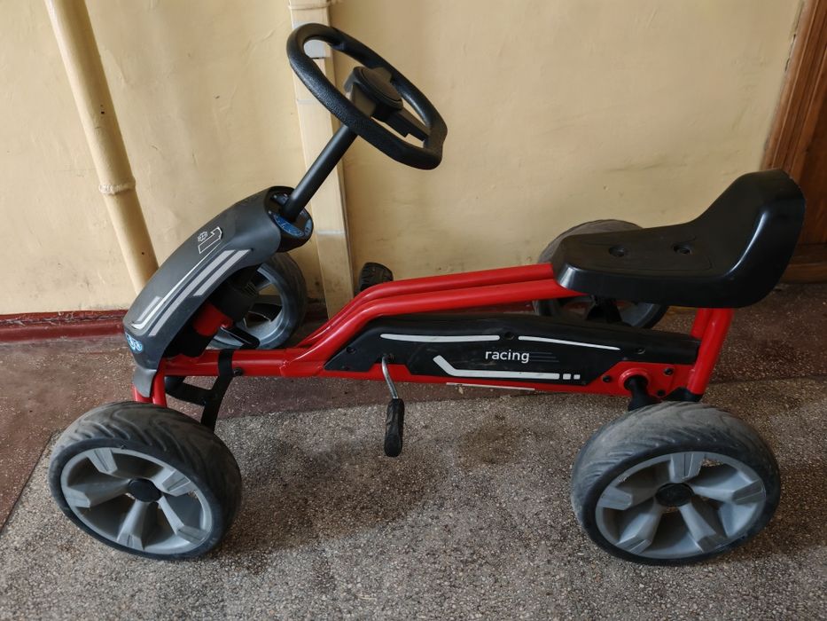 Trotineta 100 lei și cart 200 lei