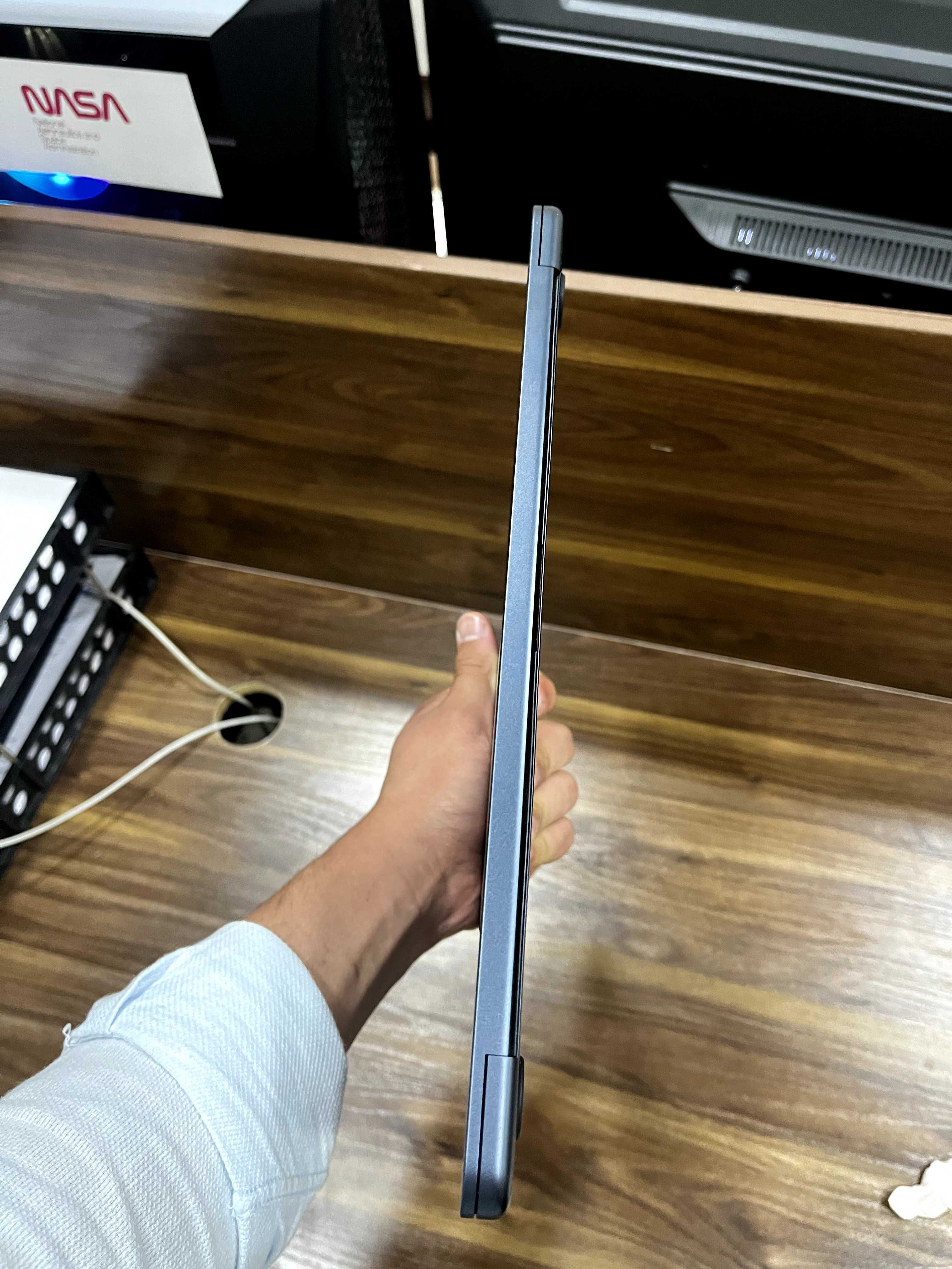 MacBook Air M2 8/256