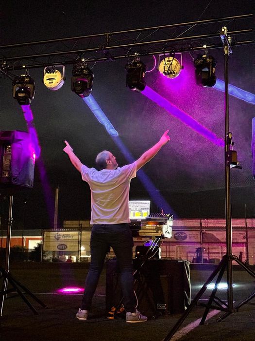 Închiriere schelă lumini profesionale cu tehnician – evenimente