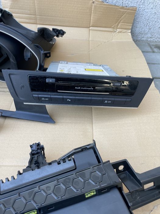 Consola centrala ceasuri de bord Audi A6 C7 facelift