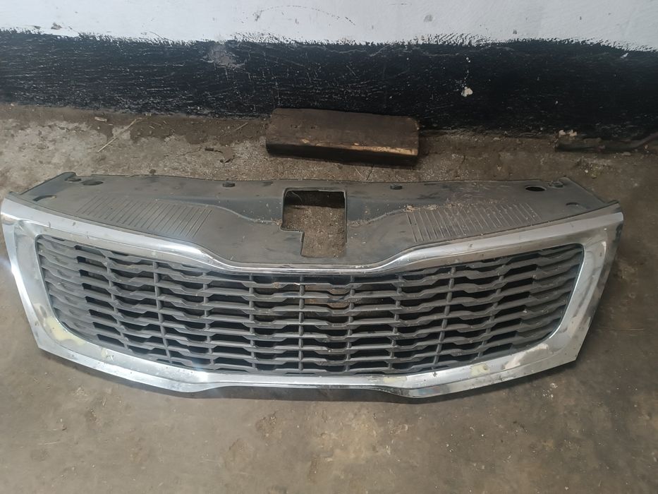 Решётка радиатора. Фара противотуманка