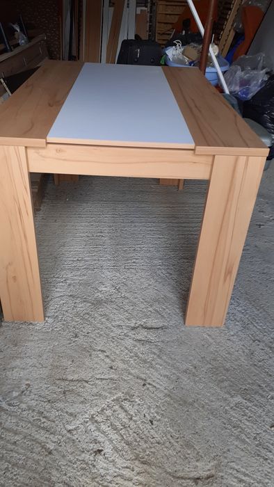 Vănd 12 scaune lemn masiv