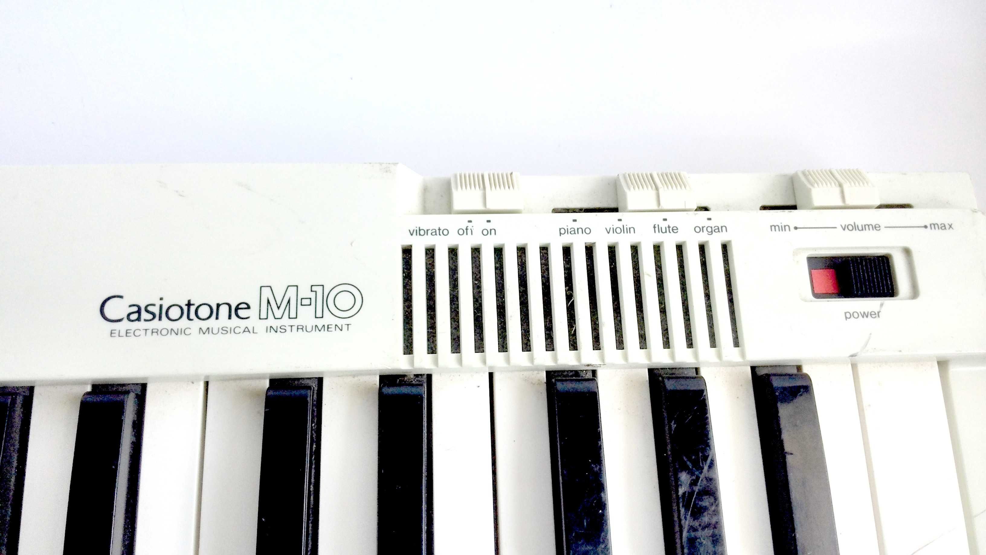 Casio Casiotone M-10 (1980) - ретро рядка преносима клавиатура