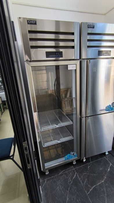 Холодильник витринный Шкаф холодильный