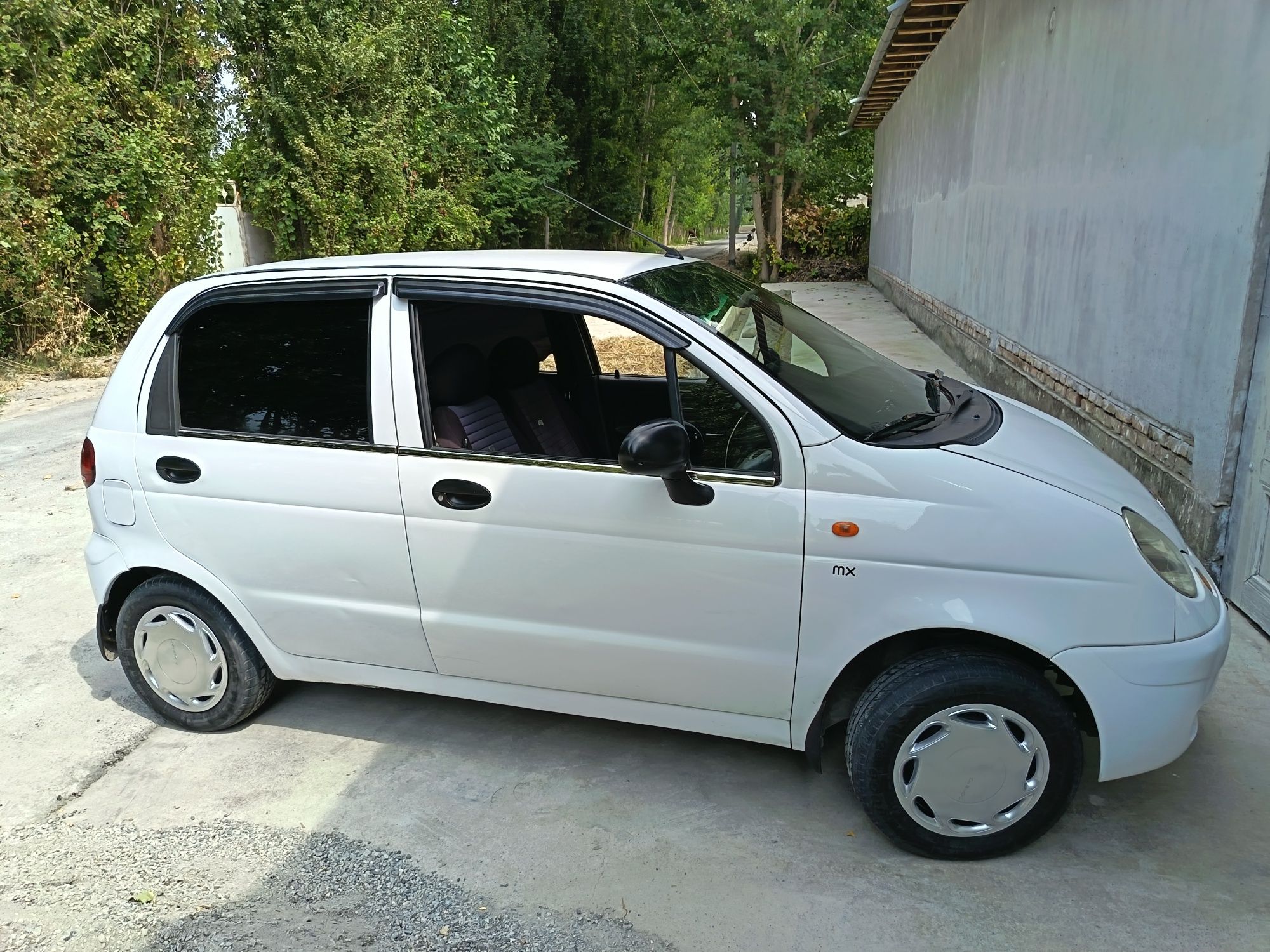 Moshina Sotiladi Marg'ilon shaxar 3300 kami bor savdolashiladi
