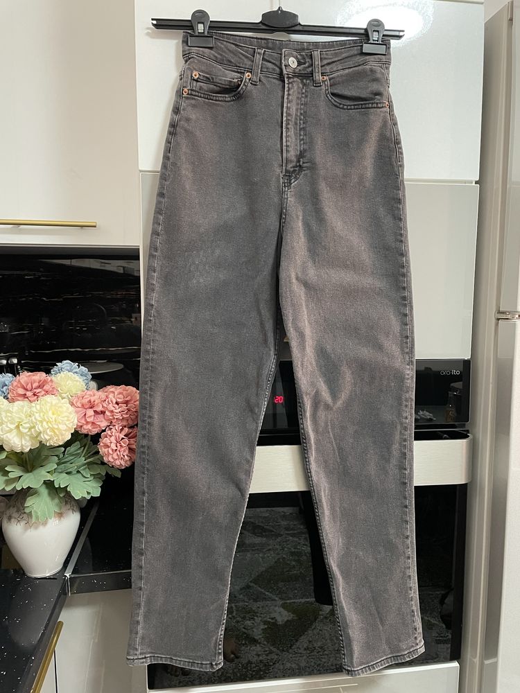 Pantaloni dama impecabili