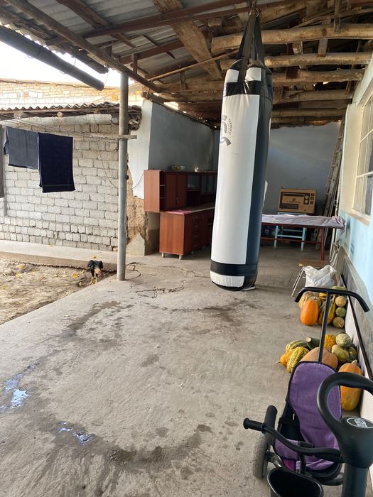 Hovli sotiladi / Продается участка