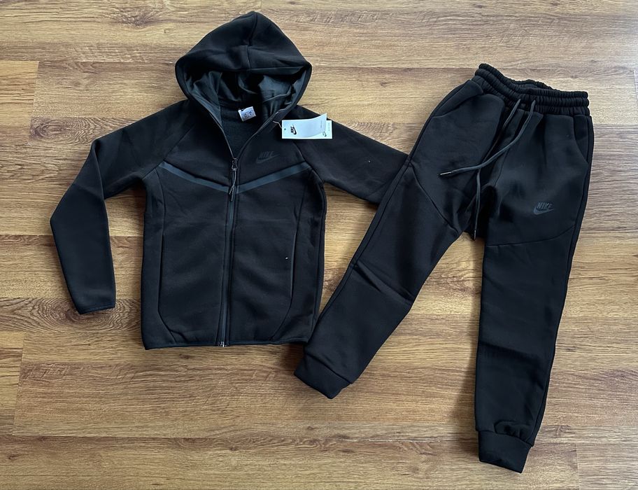 Детски,ватиран,черен екип Nike