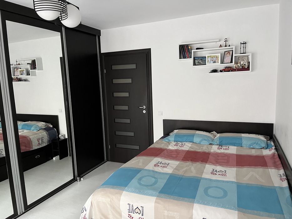 Proprietar vand apartment 3 camere mobilat/utilat loc parcare Turnisor