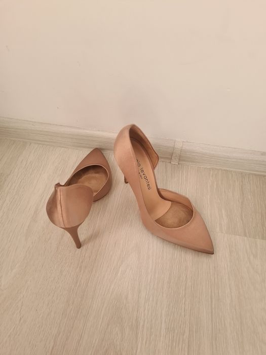 Vând pantofi dama de la Sergio Levantesi