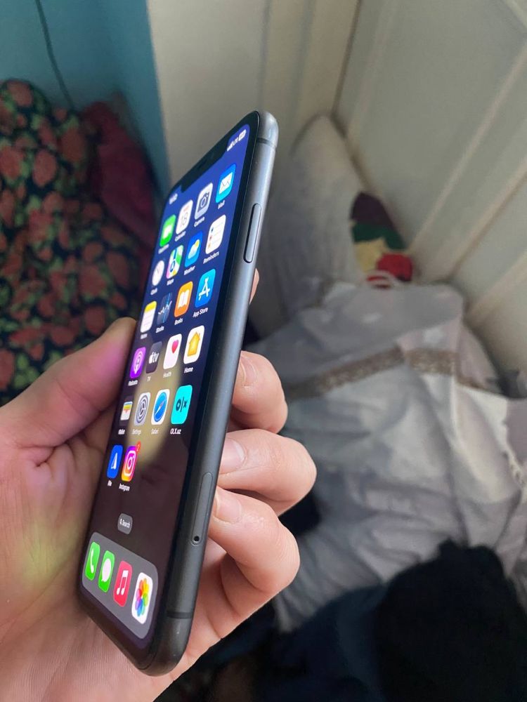 iPhone 11 фул  кор док бор