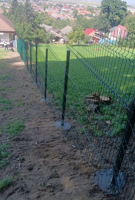 Porti si garduri facem din plasa bordurata