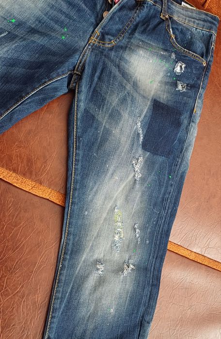 Blugi DSQUARED2 mărimea 52