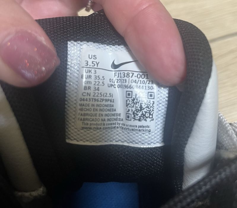 Vand adidasii ,aproape noi