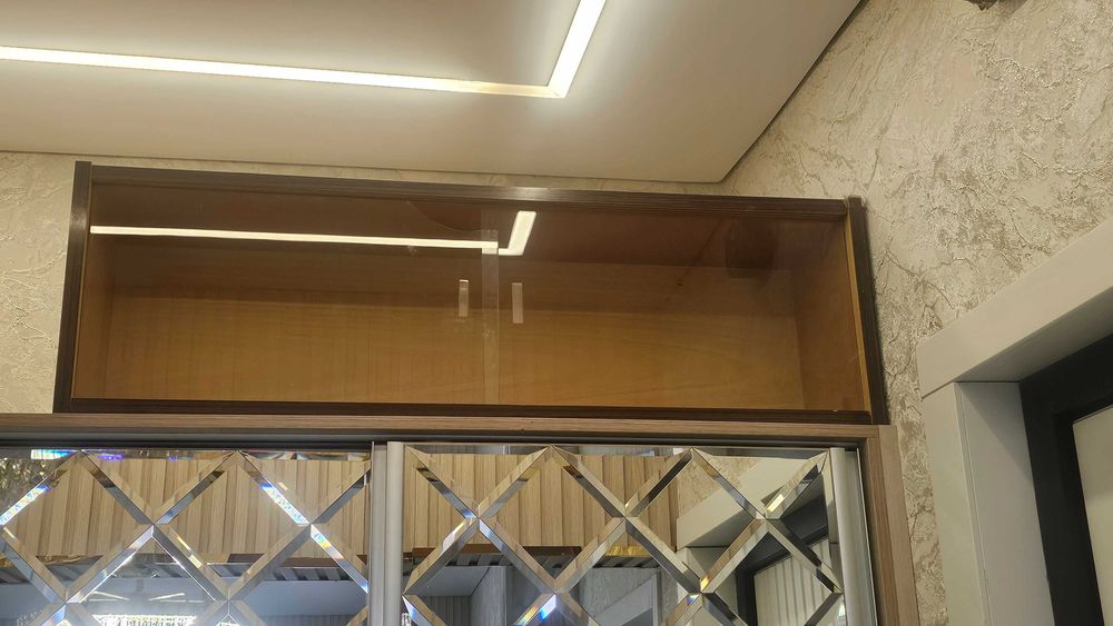 Полка книжная (Чехия)