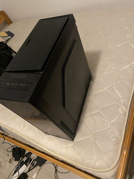 Vând unitate pc Amd rx 6600