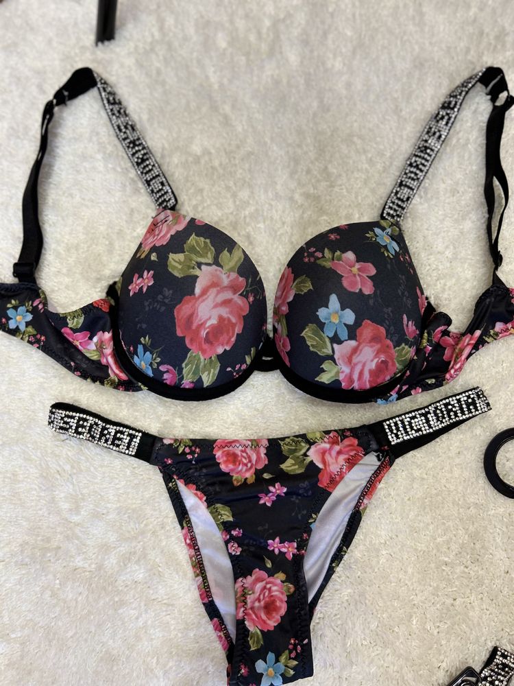 Комплект на Victoria’s Secret