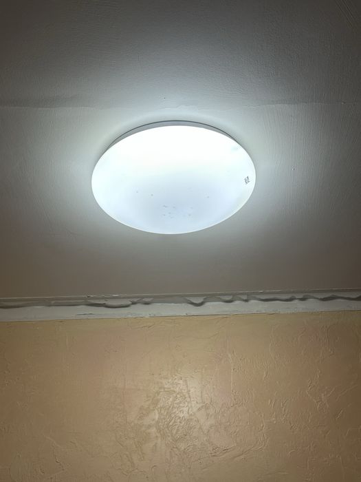 Продам люстру. Район 8 школы. Самовывоз.