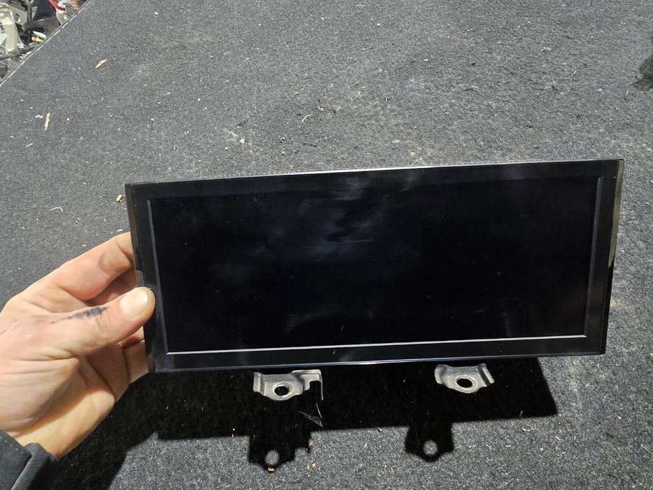 Monitor lexus is300h III fa elift 2019-2022 impecabil