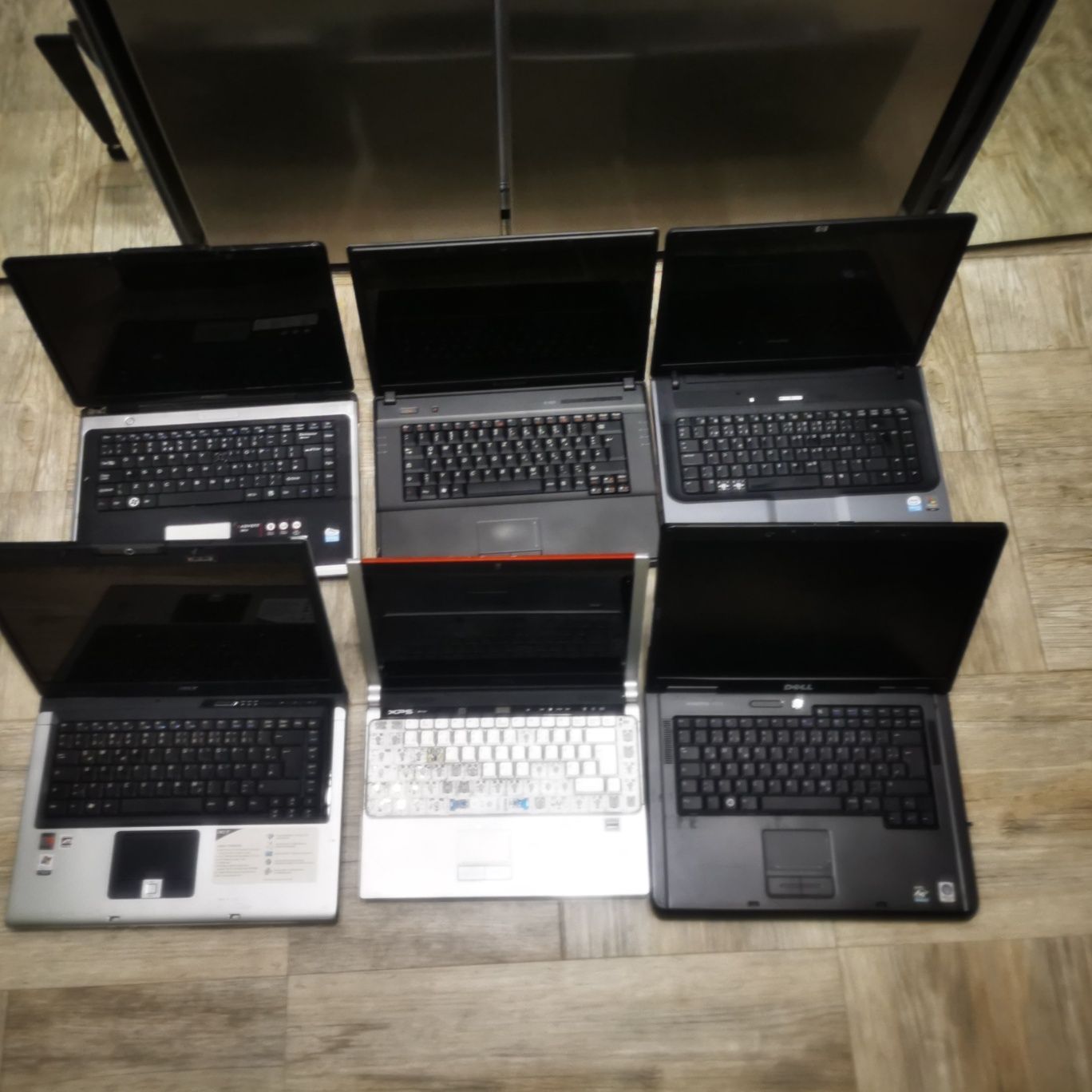 Loturi laptopuri netestate incomplete