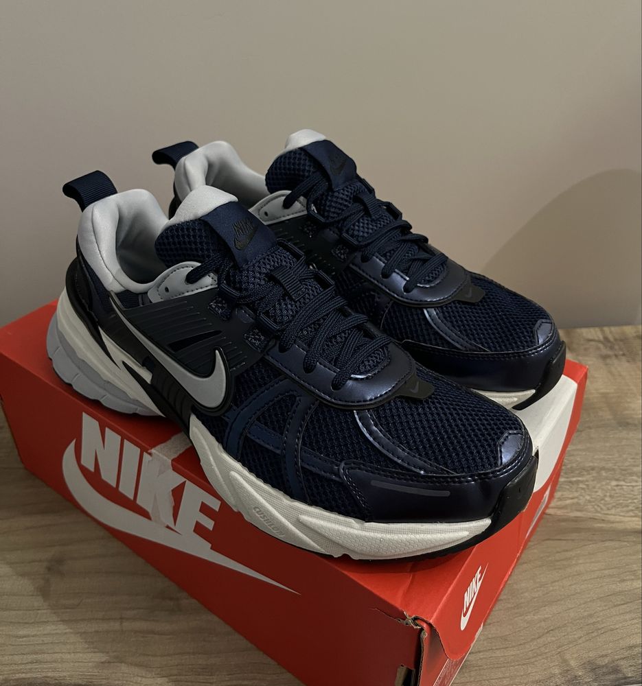 Nike V2K Run Mens Shoes